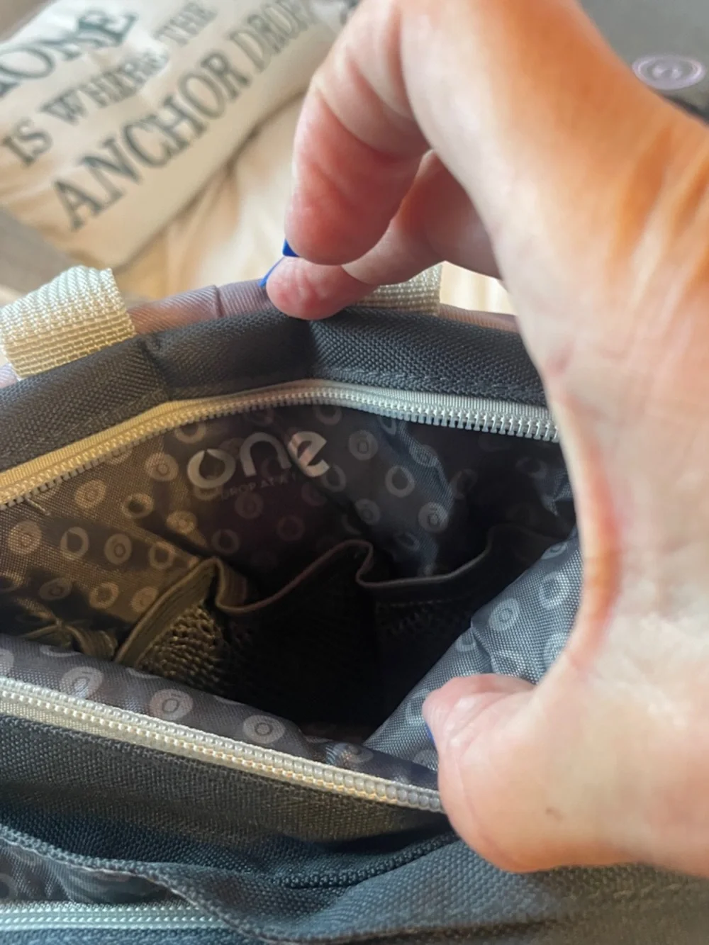 Doterra Black and Mauve Logo Backpack - Picture 5 of 12